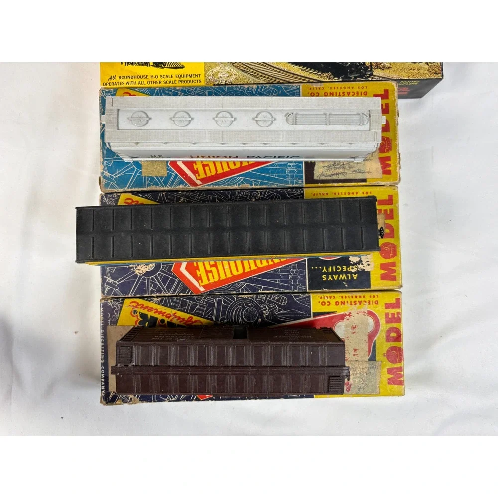 Roundhouse HO Scale Freight Car Lot Flat Car Passenger Hopper Box Mixed Vintage